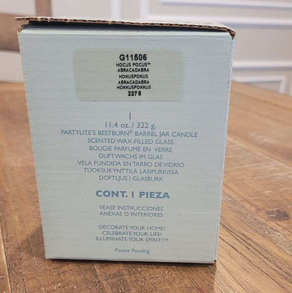 Hocus Pocus Partylite Abracadabra Candle 11.4 OZ NWT - Picture 5 of 7